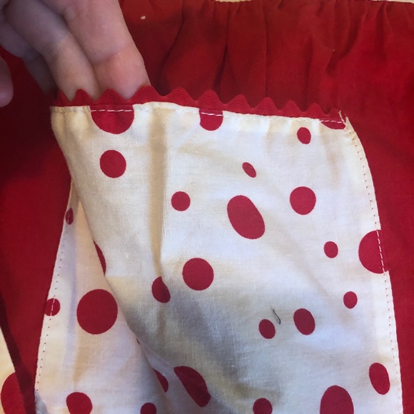 VINTAGE REVERSIBLE HALF APRON WITH POCKETS EACH SIDE RED POLKA dots 1950’s - Picture 4 of 7